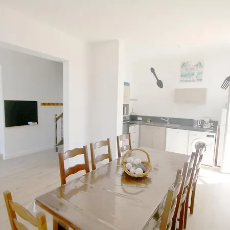 Le De Kelly Holiday home